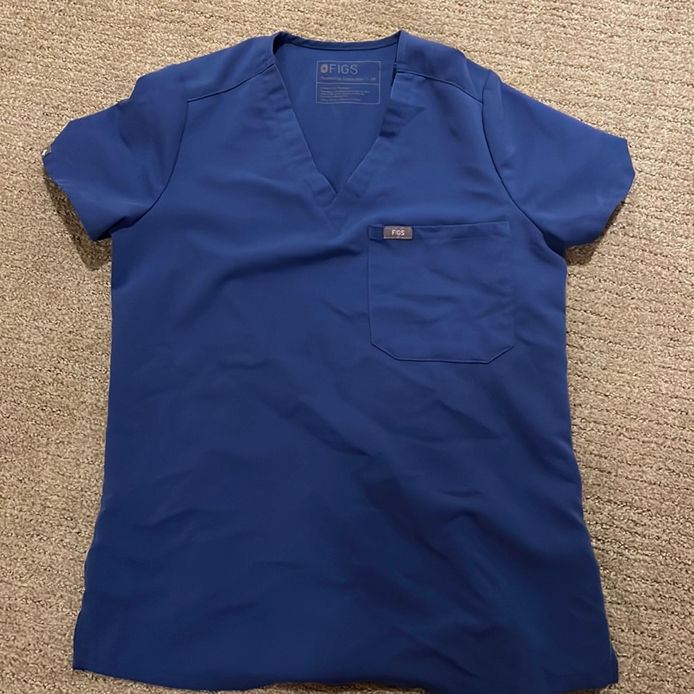 Figs scrub top